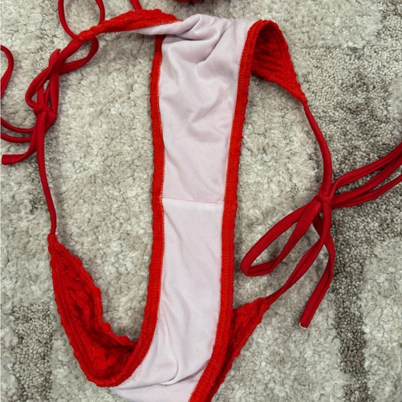 Red Bikini - Picture 5 of 5
